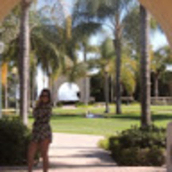 Meet your Posher, Karina - Picture 1 of 1